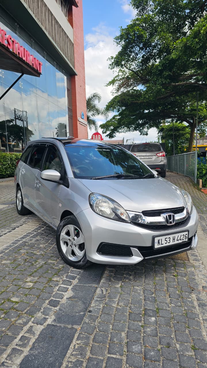 
								Honda Mobilio 2015 full									