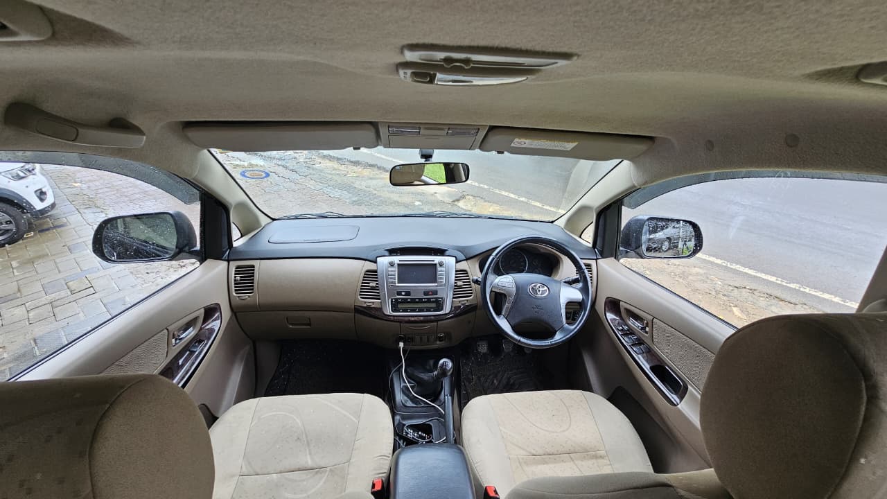 
								Toyota Innova V Diesel Manual 2015 full									